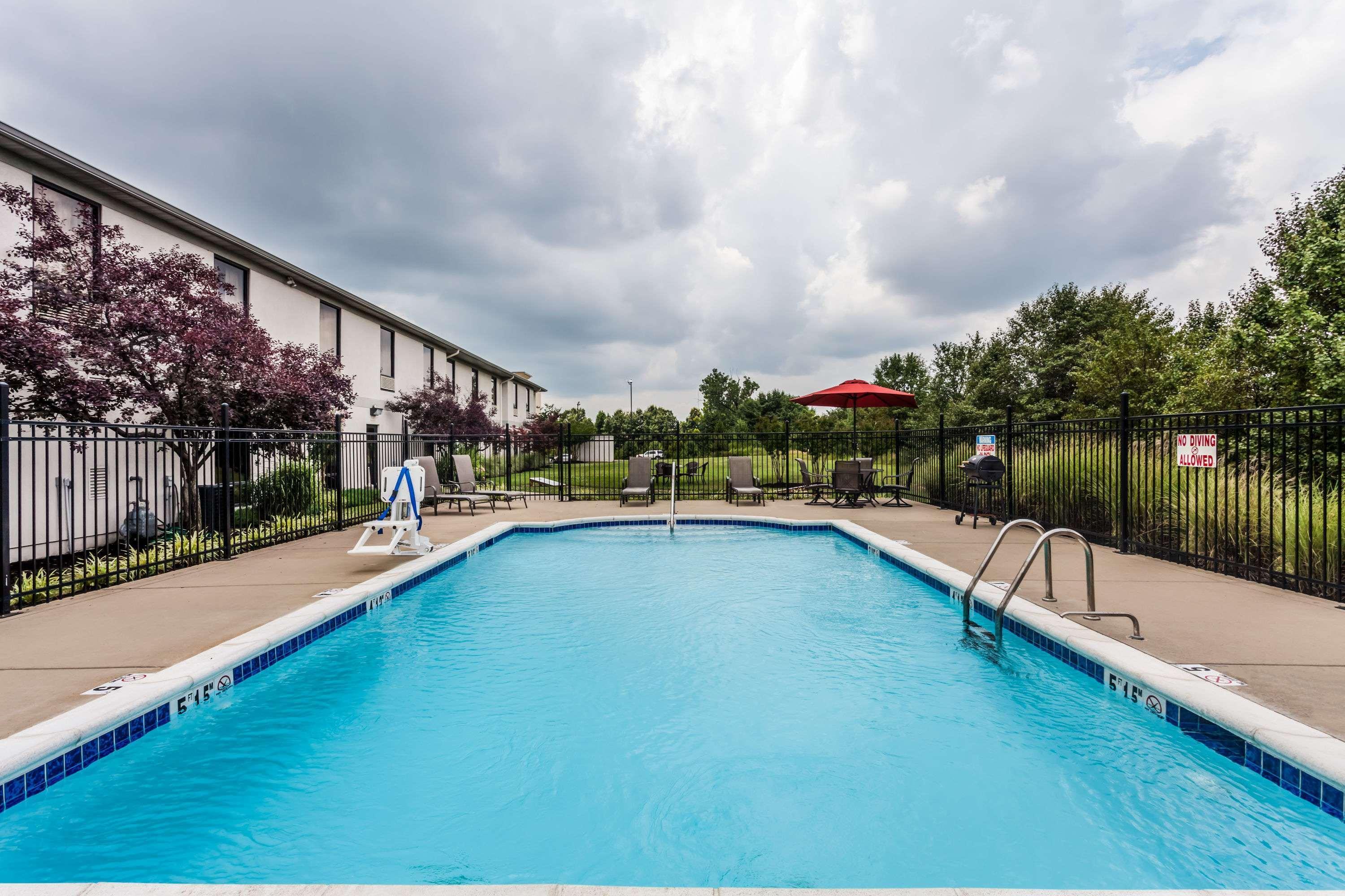 Baymont By Wyndham Madisonville Ngoại thất bức ảnh